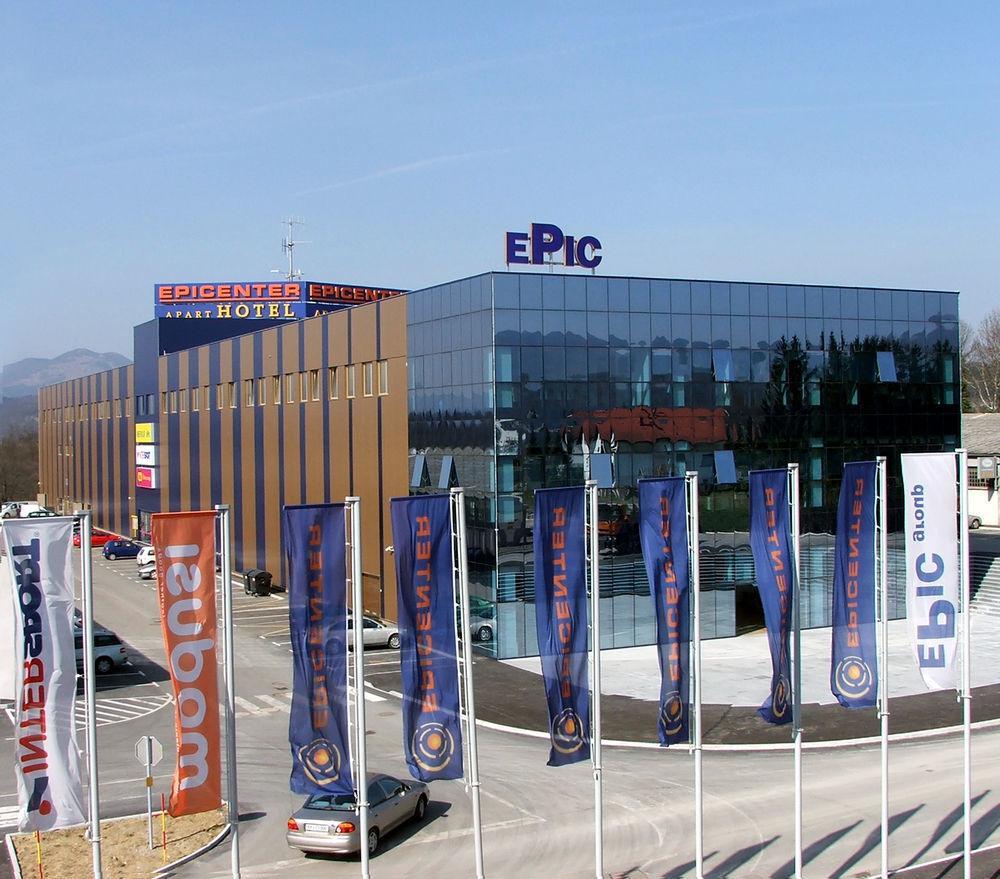 Hotel Erasmus Постойна Экстерьер фото